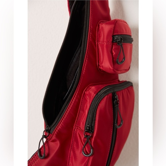 NWT Free People Sprinter Sling Bag in Crimson - Picture 3 of 7